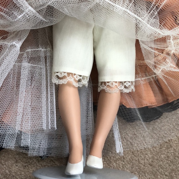 Porcelain vintage doll. Limited edition 18-20". - Picture 7 of 9